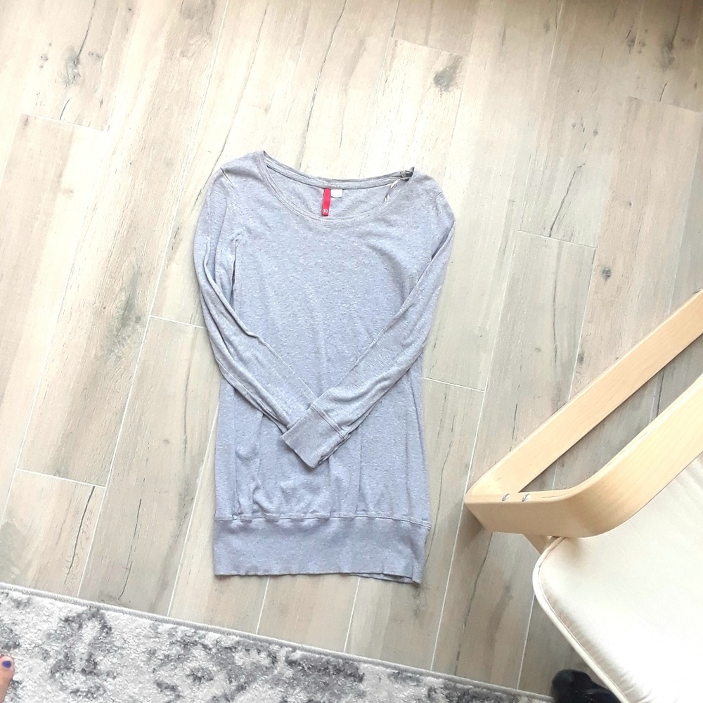 Long sleeve gray shirt